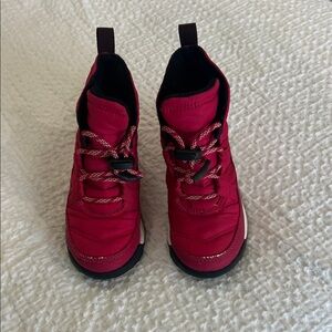 Sorrel Whitney boots. 11